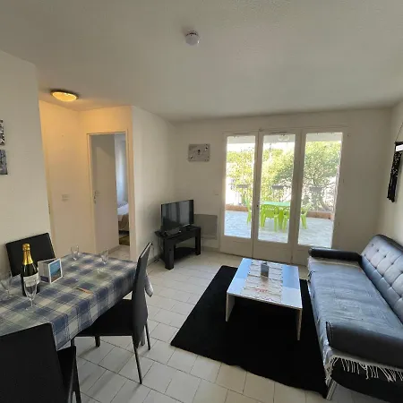 Apartment Port Cogolin With Garden View